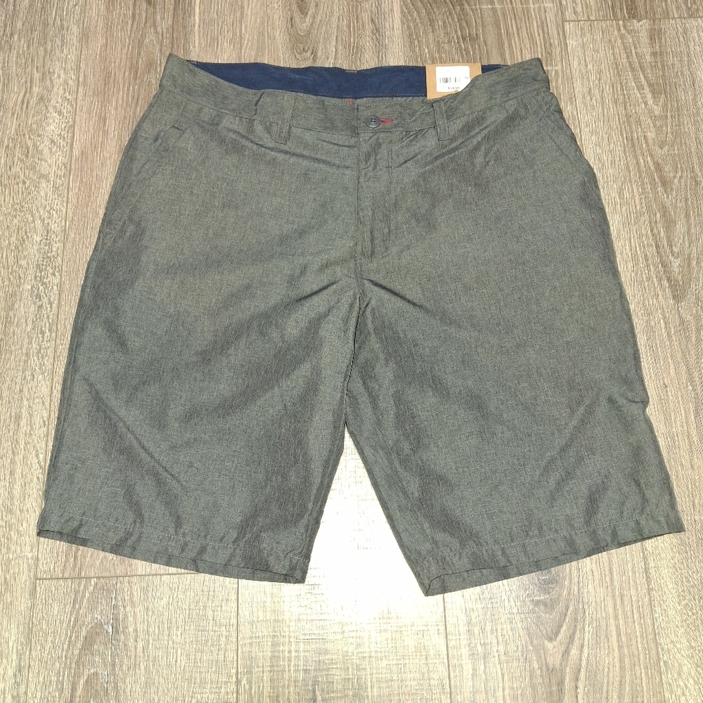 Magellan Outdoors Men's Charcoal Shorts Size 32
